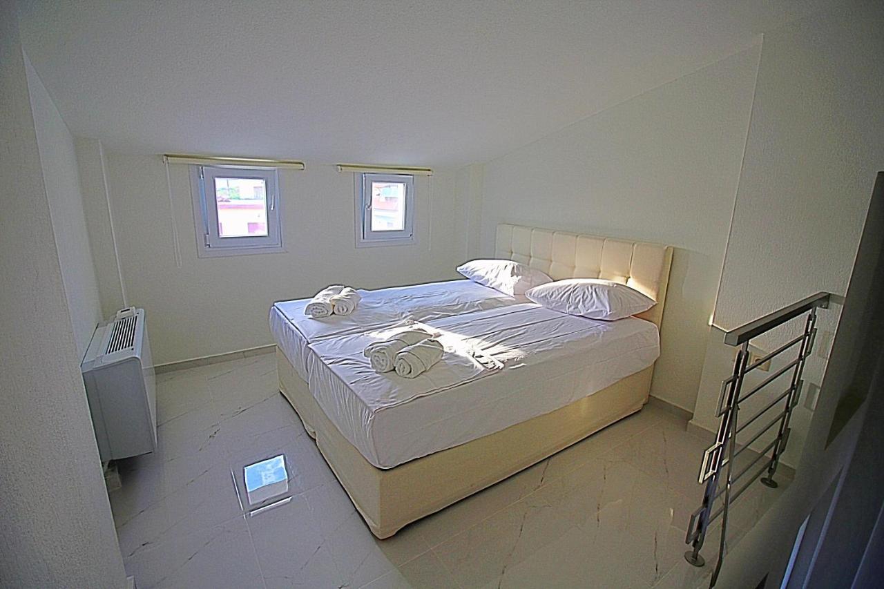 Sky Rays Luxury Apartments Nikiti  Dış mekan fotoğraf