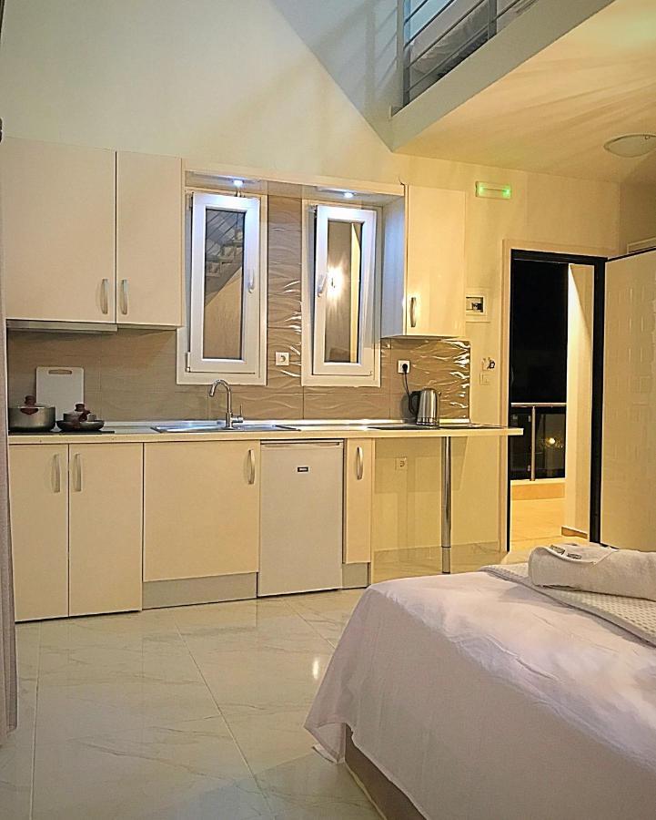 Sky Rays Luxury Apartments Nikiti  Dış mekan fotoğraf